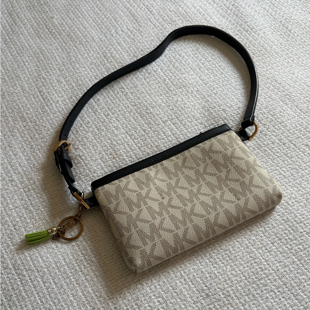 Michael Kors Elegant Cream and Black Women's Bag
